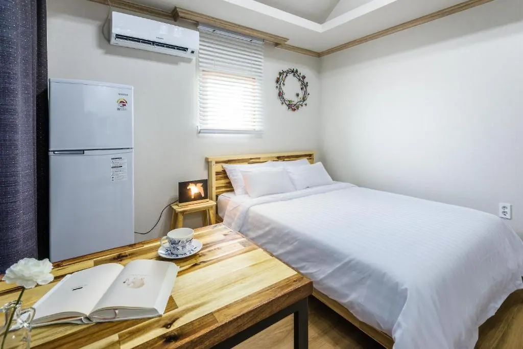 Romance Jeju Pension Holiday home